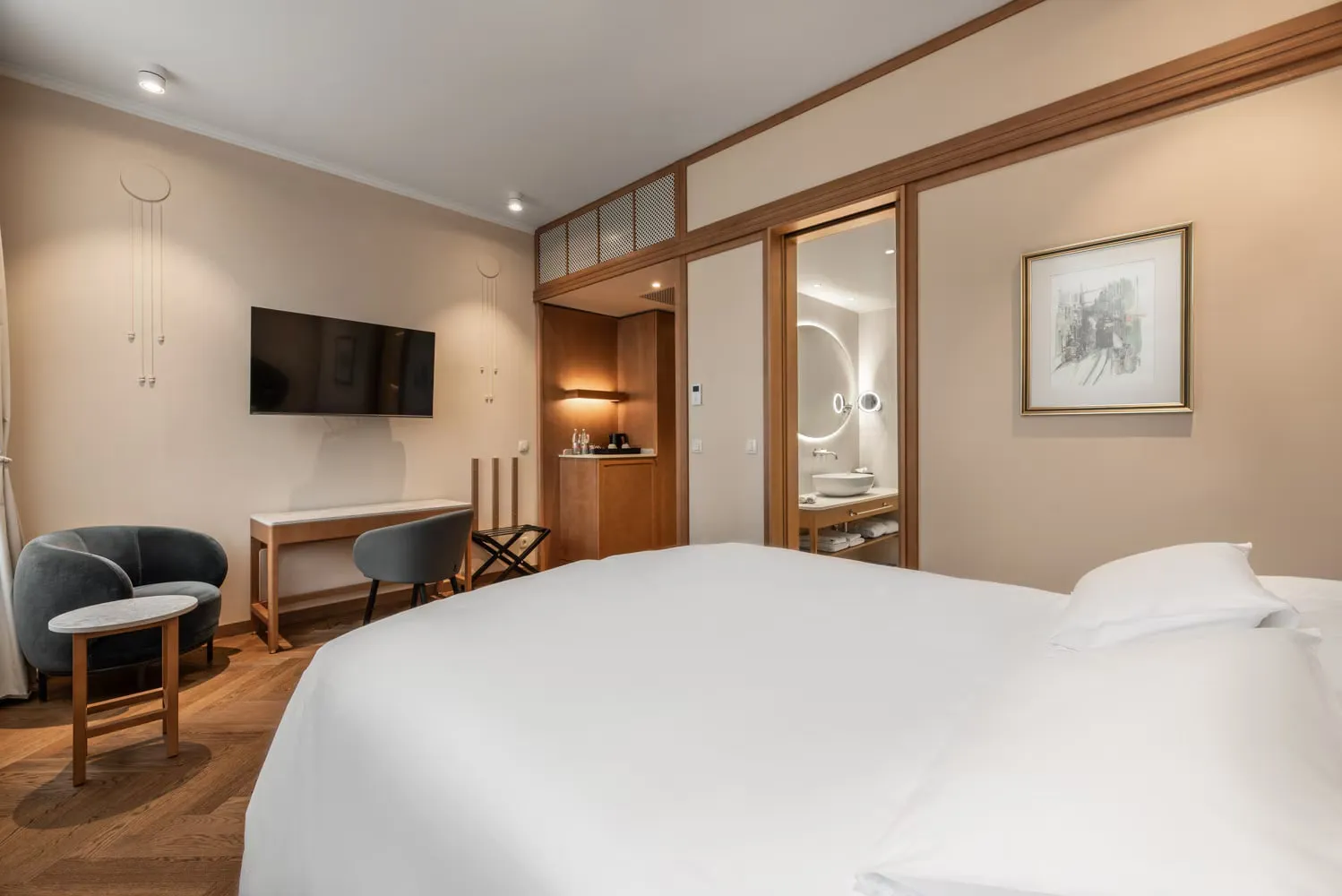 Superior Comfort Room interior at Grand Hotel Union
