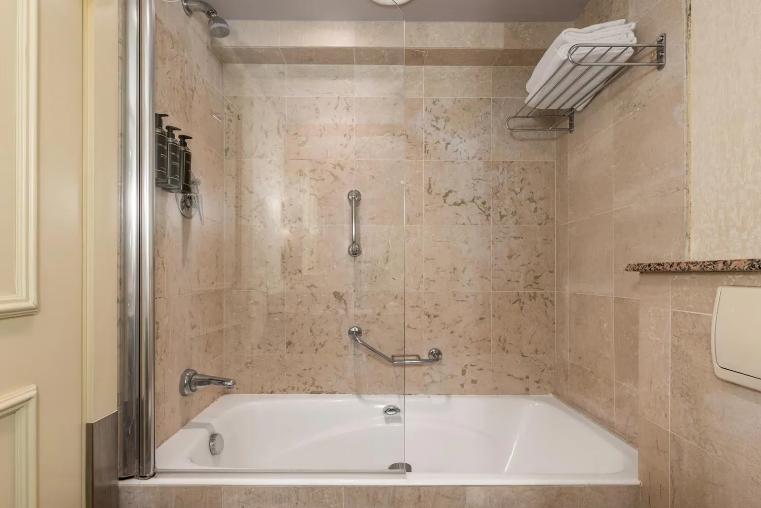 Classic Double Room bathroom at Exe Lev
