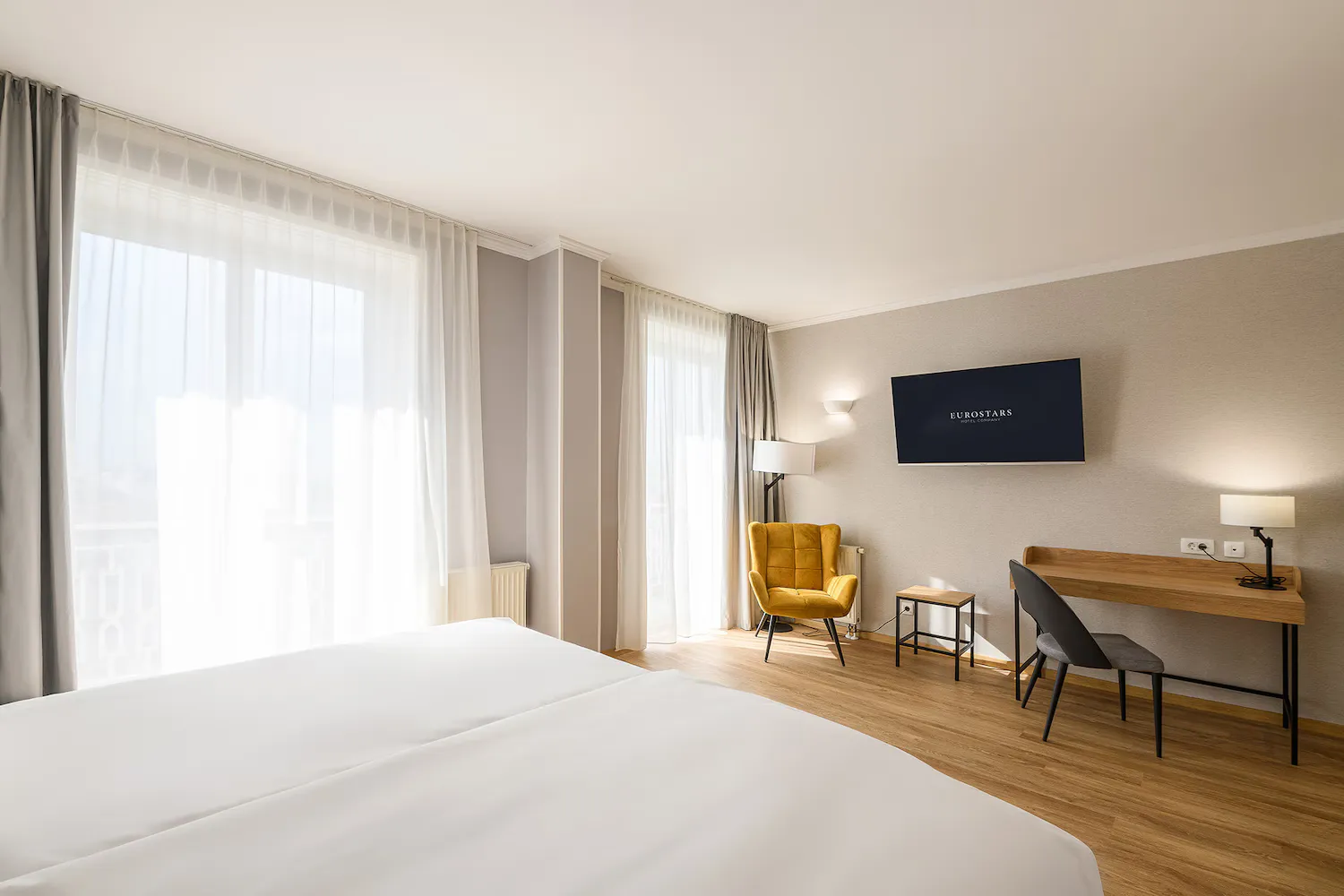 Superior Room with Castle Views bathroom at Eurostars uHotel